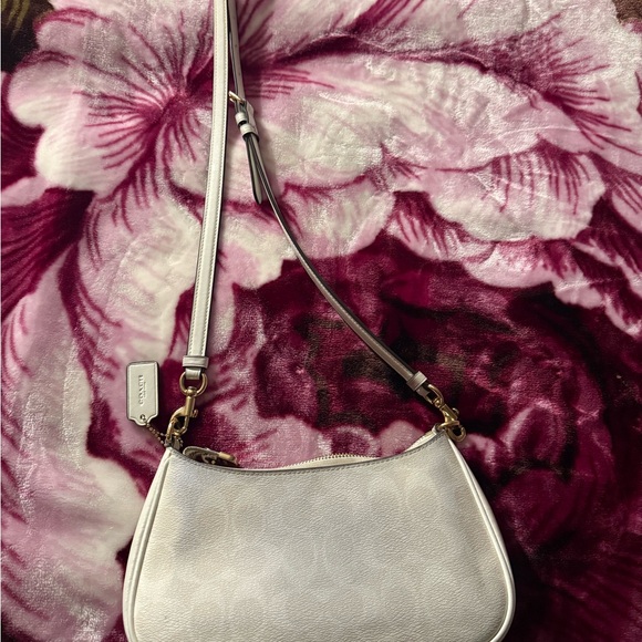 Coach Teri Shoulder Bag - Picture 8 of 9